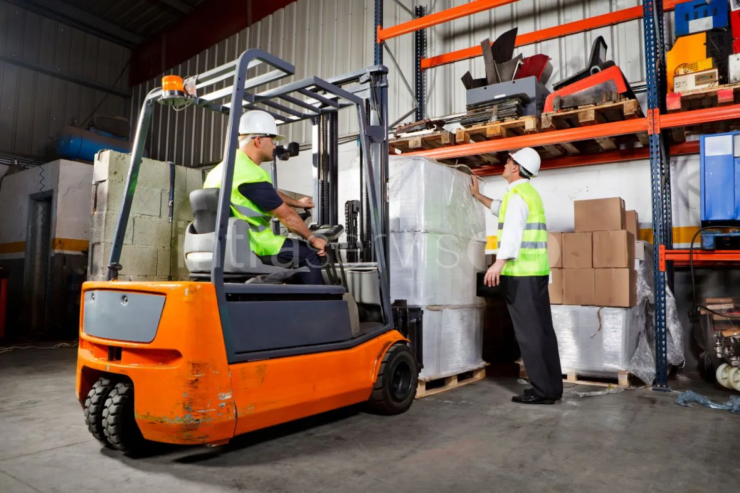 Job offer: Warehouse worker with UDT certificate