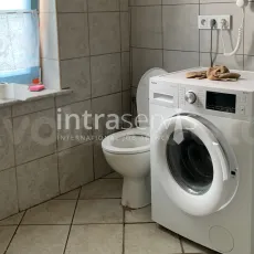 7673