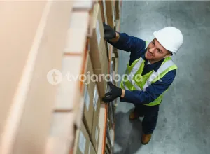 Pracownik magazynu logistycznego