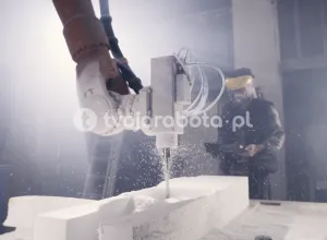  Pracownika produkcji