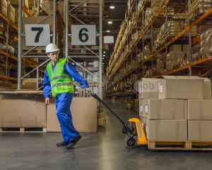 Pracownik magazynu logistycznego