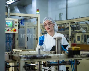 Młodszy montażysta wyrobów medycznych