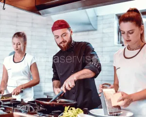 Pomoc kuchenna w hotelu