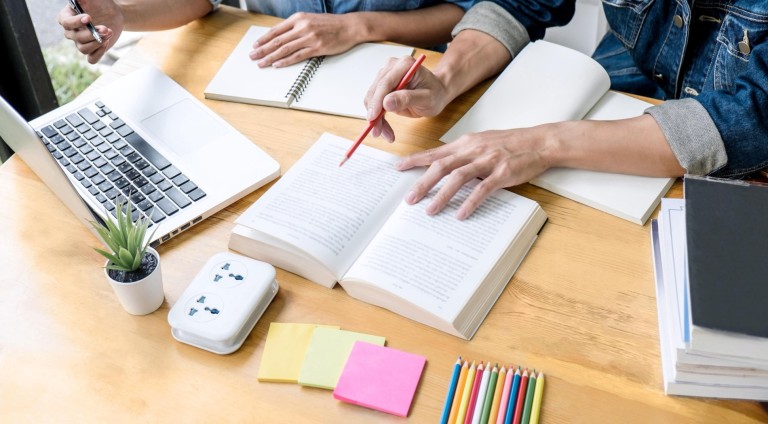 Wpis archiwalny: Czy studia są potrzebne, żeby znaleźć dobrą pracę?