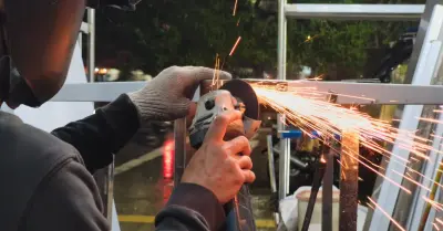 Job offer: Pomocnik malarza – przygotowanie materiałów do lakierowania - Barlinek, Polska